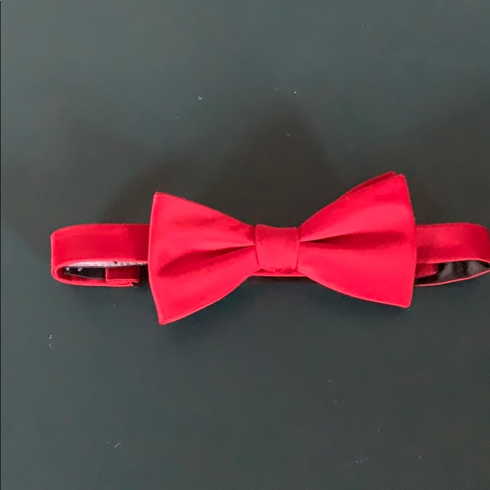 Bow tie